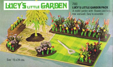 1978: Lucy's Little Garden 7180: A model garden with flowers and beds, tree and wall (introduced 1976)