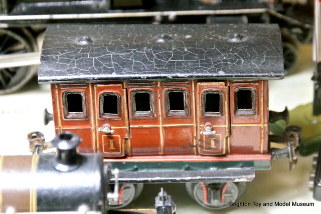 Vintage Pre-War UK-Maket Marklin 0-Gauge LNWR Passenger high quality Coach