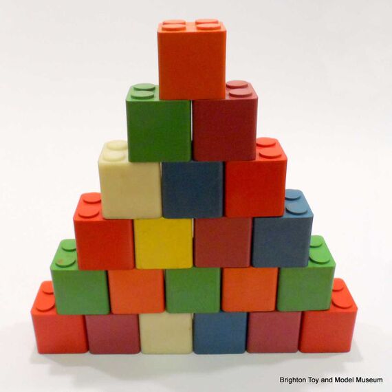 Interlocking Building Cubes, set (Kiddicraft) - The Brighton Toy and ...